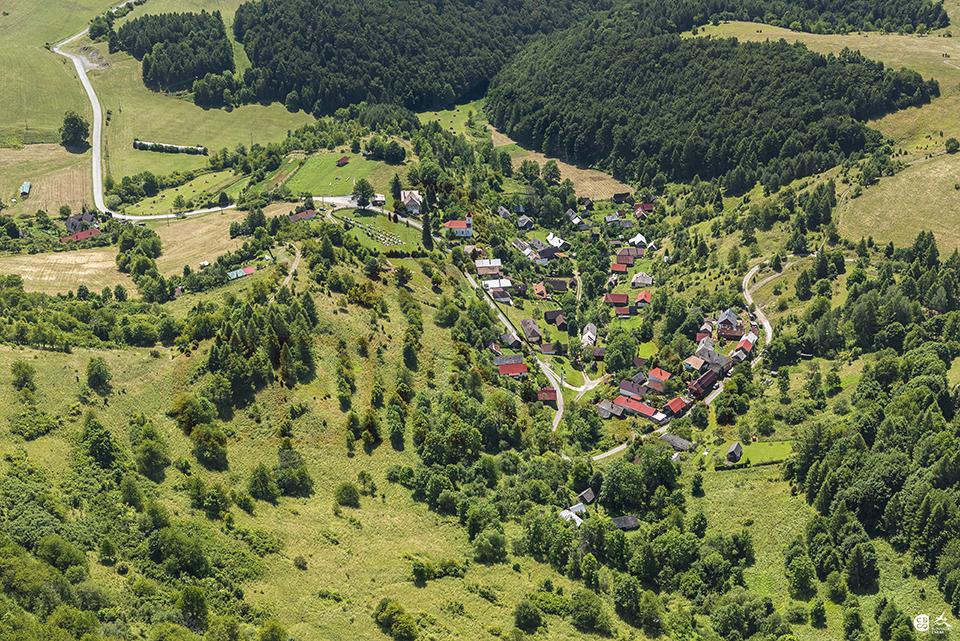 Predaj pozemok 27091 m2 v rekreačnej oblasti obce Lipovce - Prešovský kraj